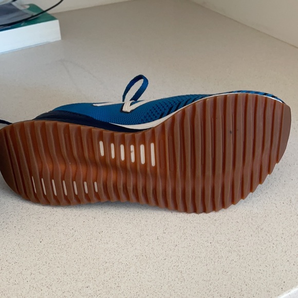 COPY - Women’s New Balance Fuel Cell- 8 EUC - Picture 2 of 2